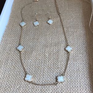 Clover necklace and earrings set